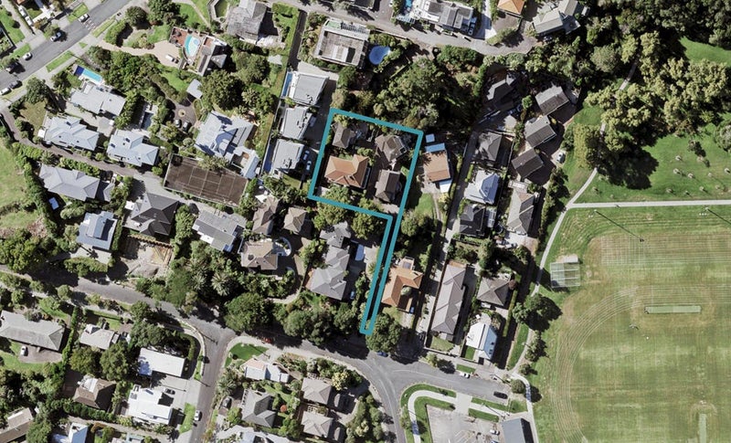 2/18 Glover Road, St Heliers, Auckland - Carousel 1