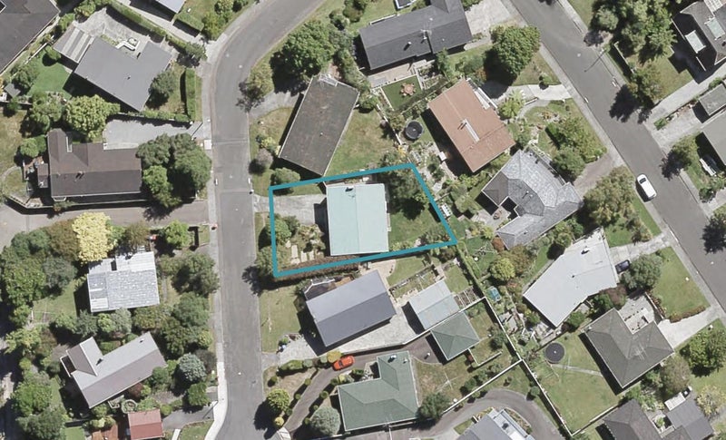 5 Harewood Grove, Pinehaven, Upper Hutt - Carousel 1