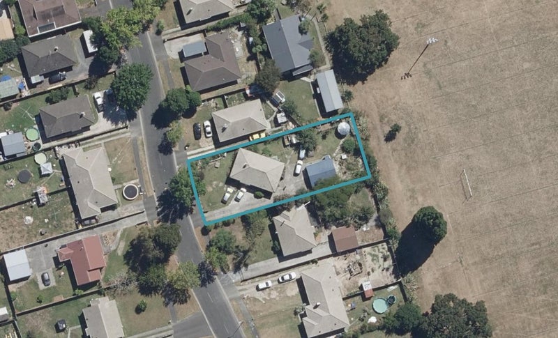 52 Sare Crescent, Fairfield, Hamilton - Carousel 1