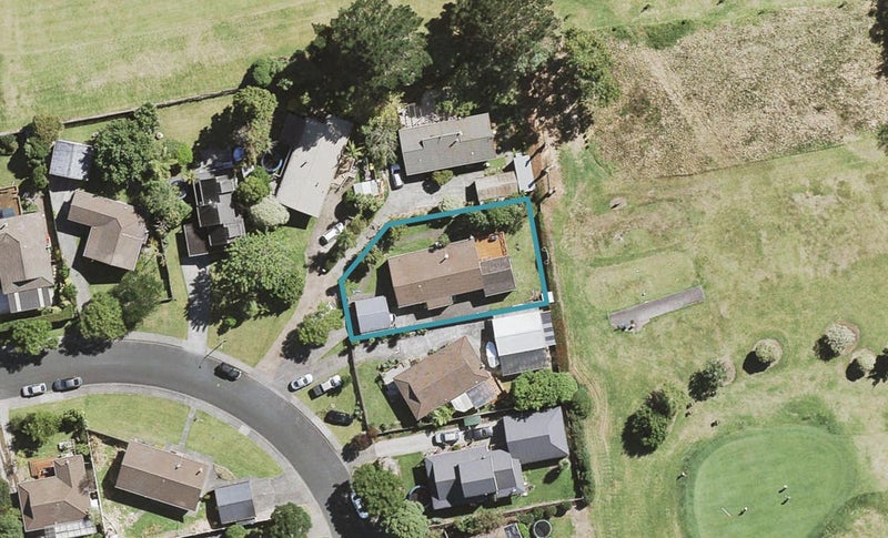 42 Redlands Grove, Swanson, Auckland - Carousel 1