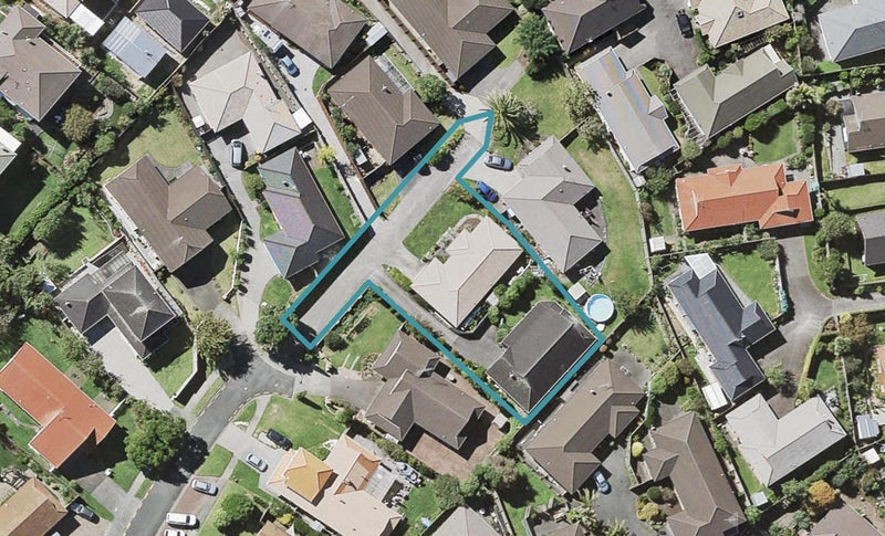 1/12 Kentville Place, Somerville, Manukau - Carousel 1