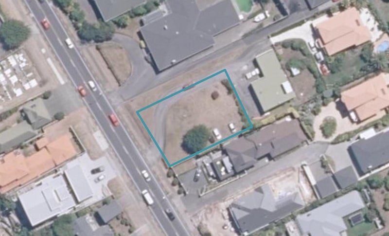 2/168 Lake Terrace, Hilltop, Taupo - Carousel 1