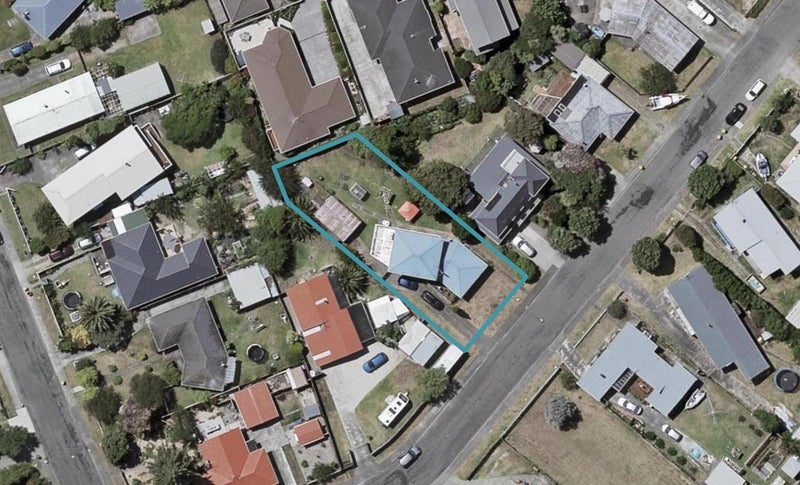5 Rangiatea Street, Paraparaumu Beach, Paraparaumu - Carousel 1