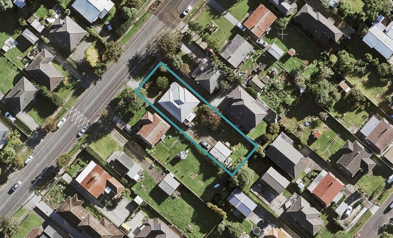 42 Stewart Road, Mount Albert, Auckland - Carousel 1