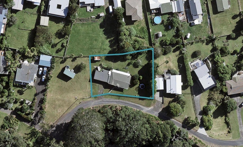 60 Ronald Avenue, Waiuku - Carousel 1