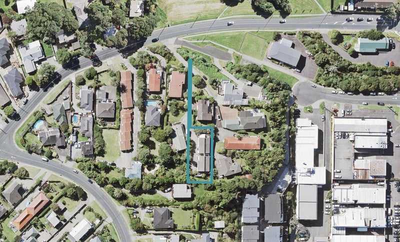 2/0 Glencoe Road, Browns Bay, Auckland - Carousel 1