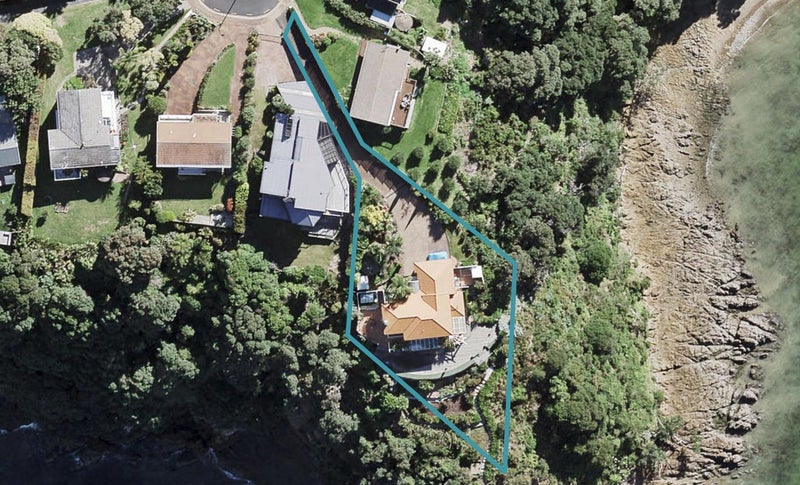 50 Kennedy Point Road, Surfdale, Waiheke Island - Carousel 1