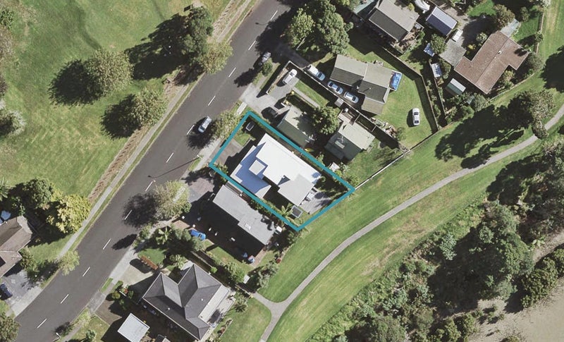 118 Carnoustie Drive, Wattle Downs, Auckland - Carousel 1
