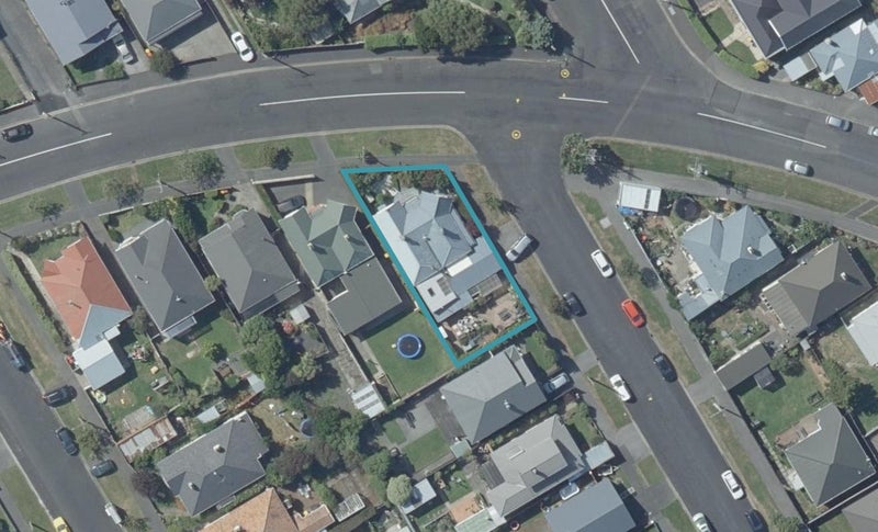 17 Hargest Crescent, Saint Kilda, Dunedin - Carousel 1