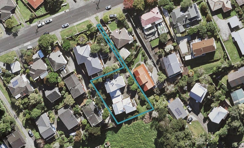 1/0 Verran Road, Birkenhead, Auckland - Carousel 1