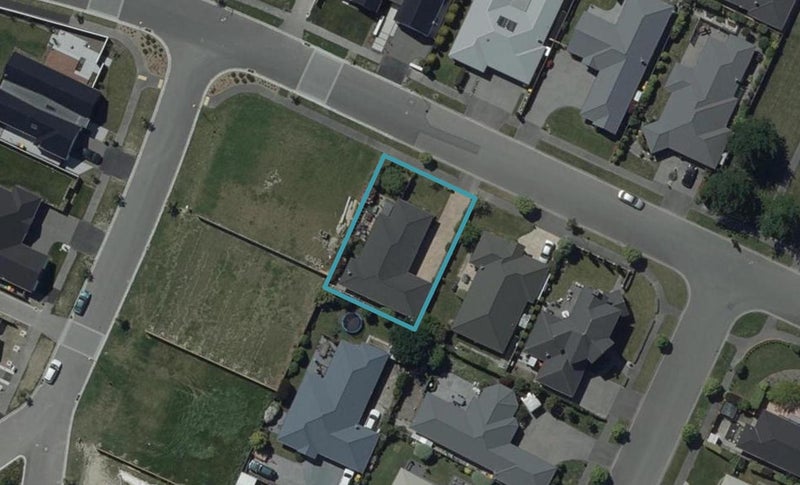 27 Burbank Drive, Aidanfield, Christchurch - Carousel 1