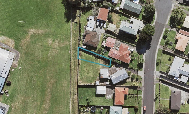32A Tarata Crescent, Mangere Bridge, Auckland - Carousel 1