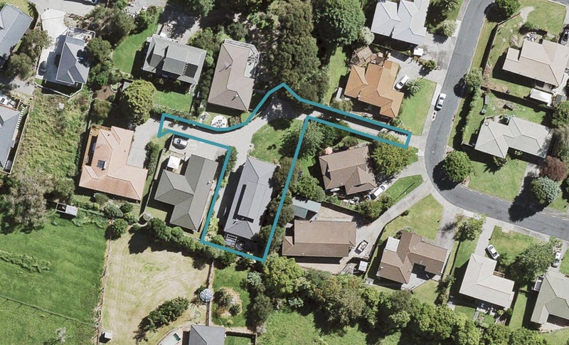 18D Meynell Court, Glen Eden, Auckland - Carousel 1