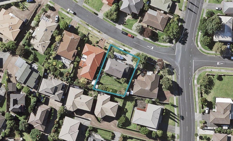 4 Spears Place, Botany Downs, Auckland - Carousel 1