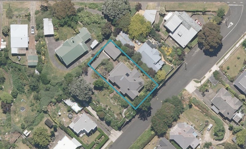 6 Tawa Street, Gonville, Whanganui - Carousel 1