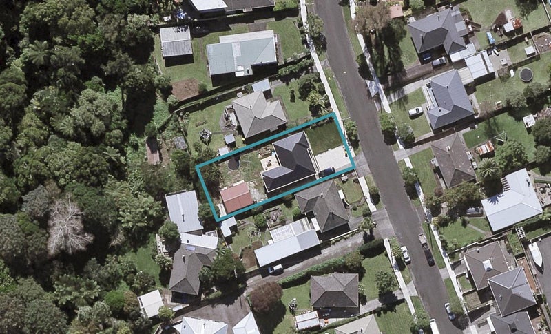 19 Budleigh Street, Frankleigh Park, New Plymouth - Carousel 1