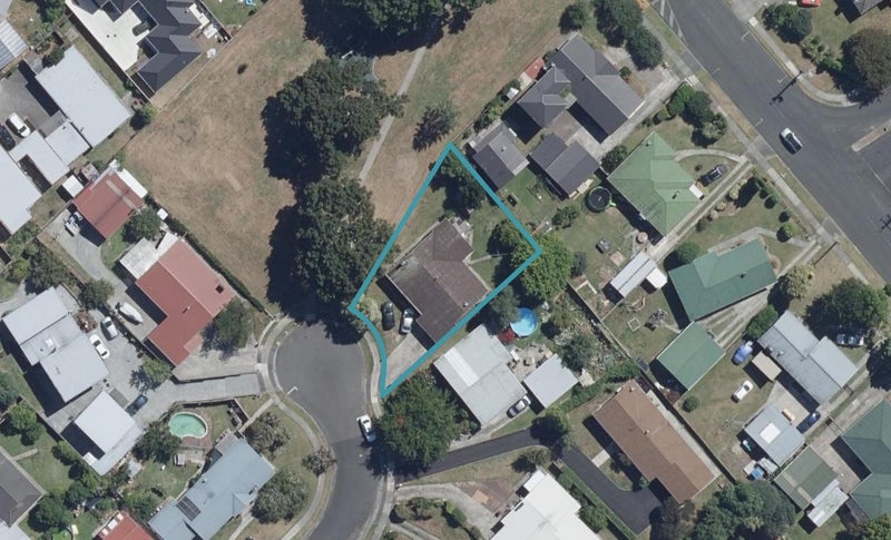 18 Bowen Place, St Andrews, Hamilton - Carousel 1
