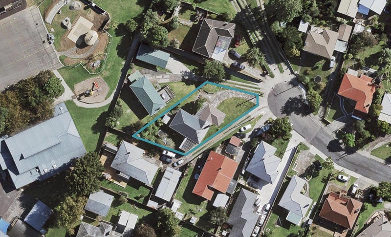 4 Dreadon Road, Manurewa, Auckland - Carousel 1