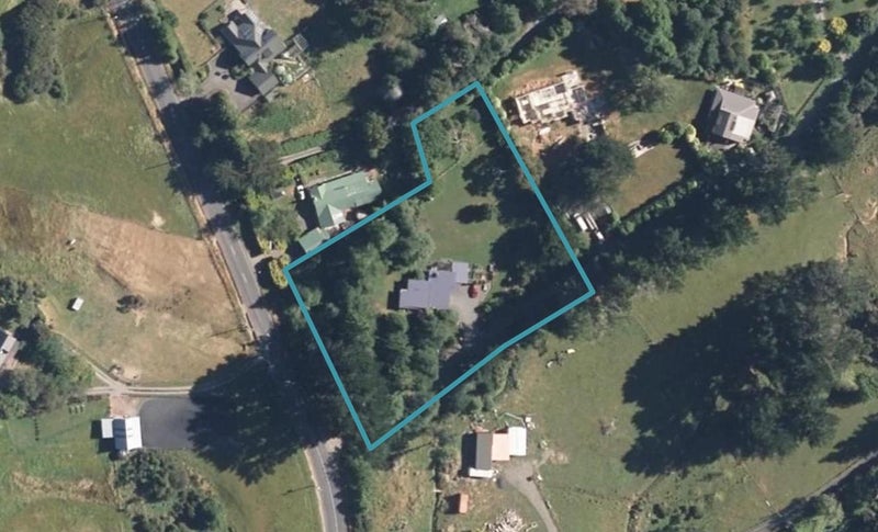 1037 Blue Mountains Road, Blue Mountains, Upper Hutt - Carousel 1