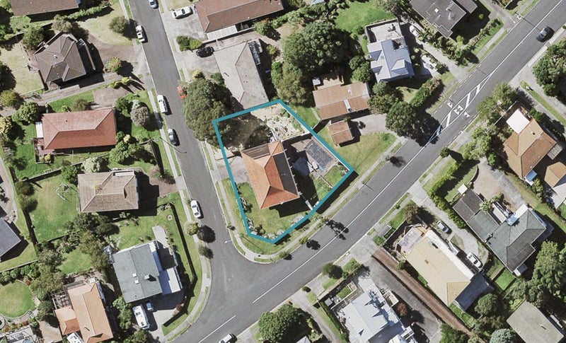 158 Oaktree Avenue, Browns Bay, Auckland - Carousel 1