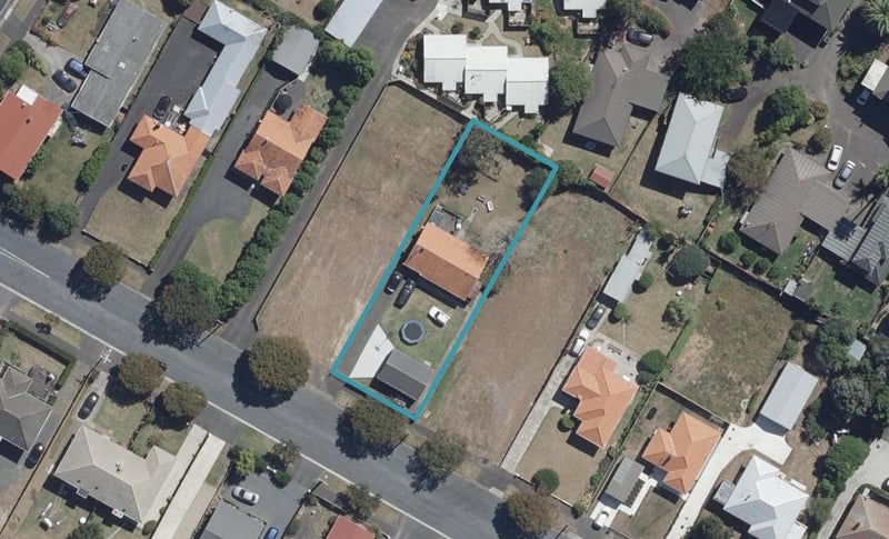 44 Matai Street, Maeroa, Hamilton - Carousel 1