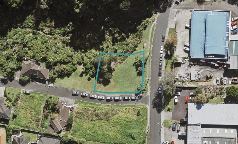 1 Herons Way, Northcote, Auckland - Carousel 1