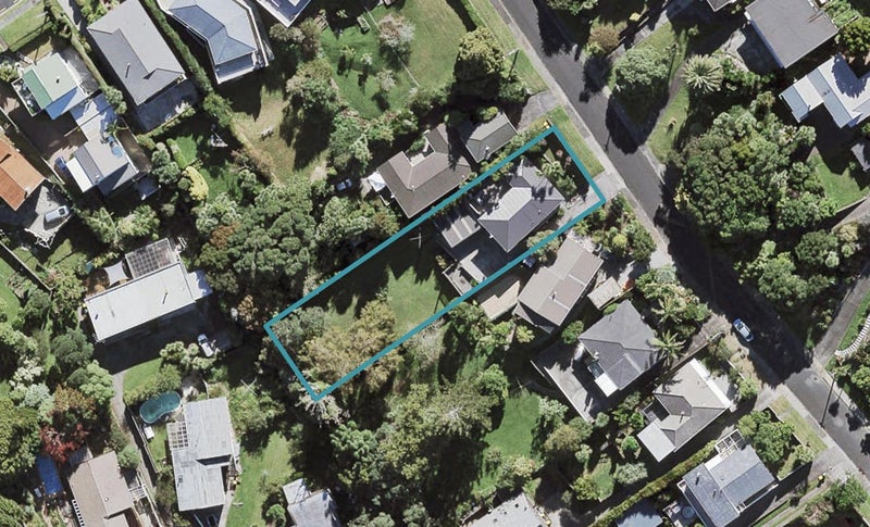 5 Sea Vista Avenue, Beach Haven, Auckland - Carousel 1