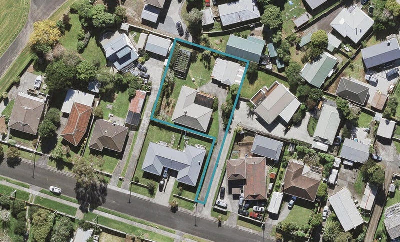 9 Bittern Place, Henderson, Auckland - Carousel 1
