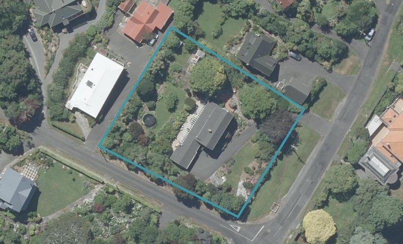 1 Takahe Terrace, Saint Leonards, Dunedin - Carousel 1