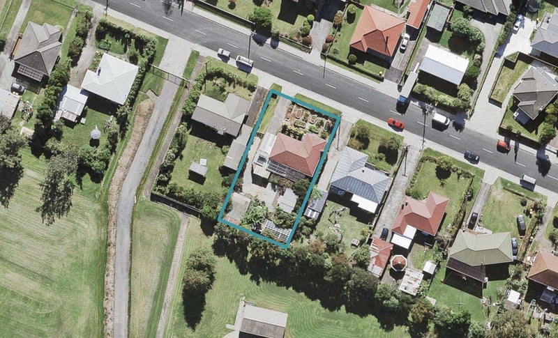 12 Nile Road, Kelston, Auckland - Carousel 1