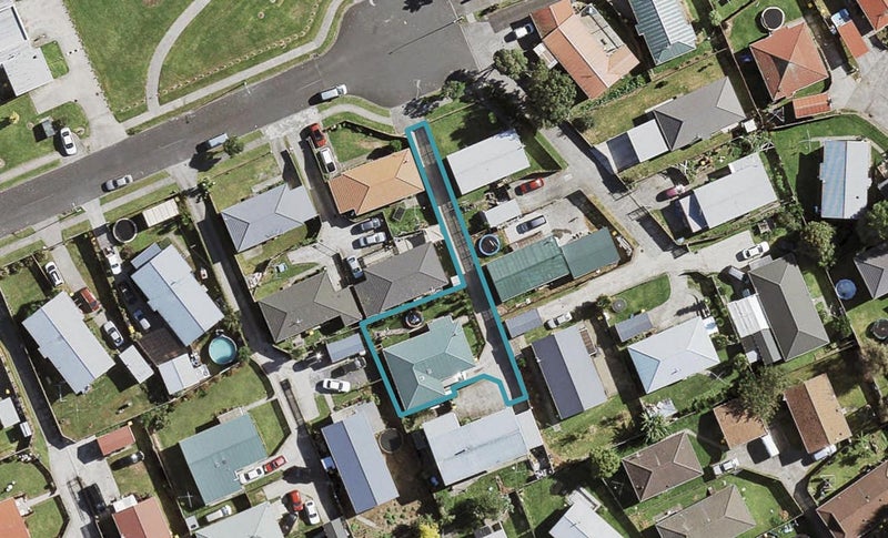 81 Templeton Place, Clendon Park, Auckland - Carousel 1