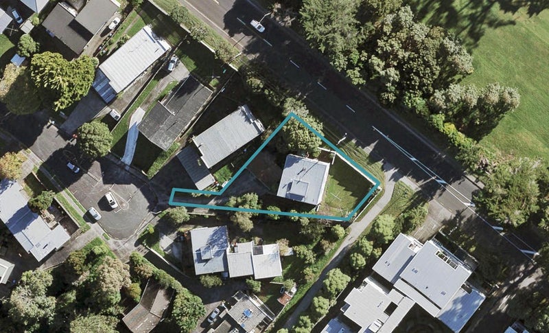 2/16 Orcades Place, Lynfield, Auckland - Carousel 1