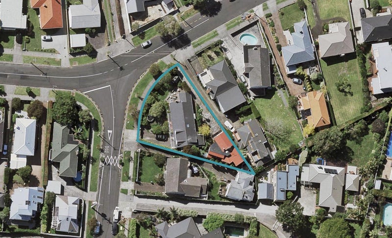 2/64 Fancourt Street, Meadowbank, Auckland - Carousel 1