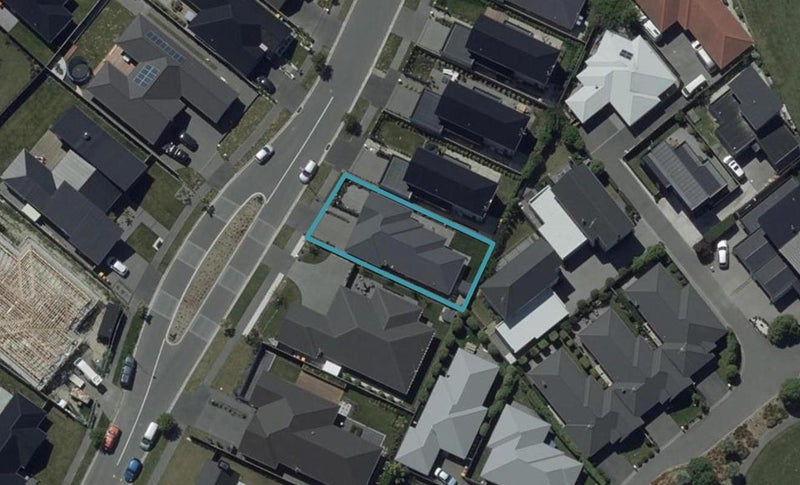 16 Bronco Drive, Aidanfield, Christchurch - Carousel 1