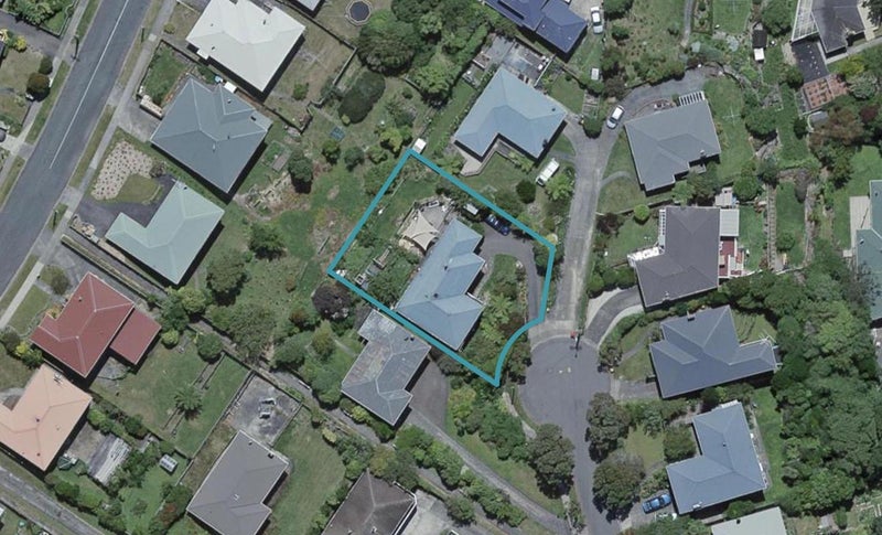 18 Lane Crescent, Tawa, Wellington - Carousel 1