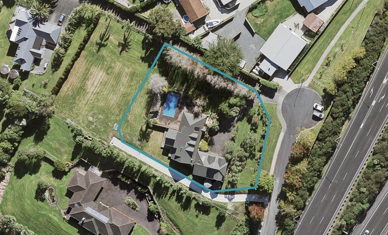 8 Chester Avenue, Greenhithe, Auckland - Carousel 1