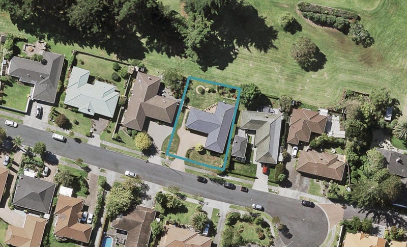 16 Seneca Court, Golflands, Auckland - Carousel 1
