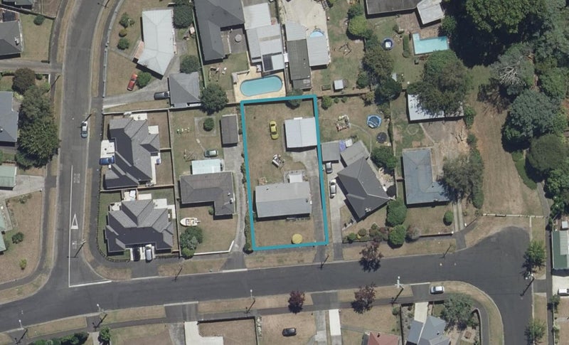 101 Bruce Avenue, Glenview, Hamilton - Carousel 1