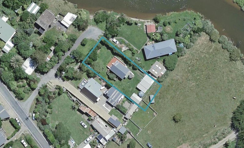 1014 Makara Road, Mākara Beach - Carousel 1