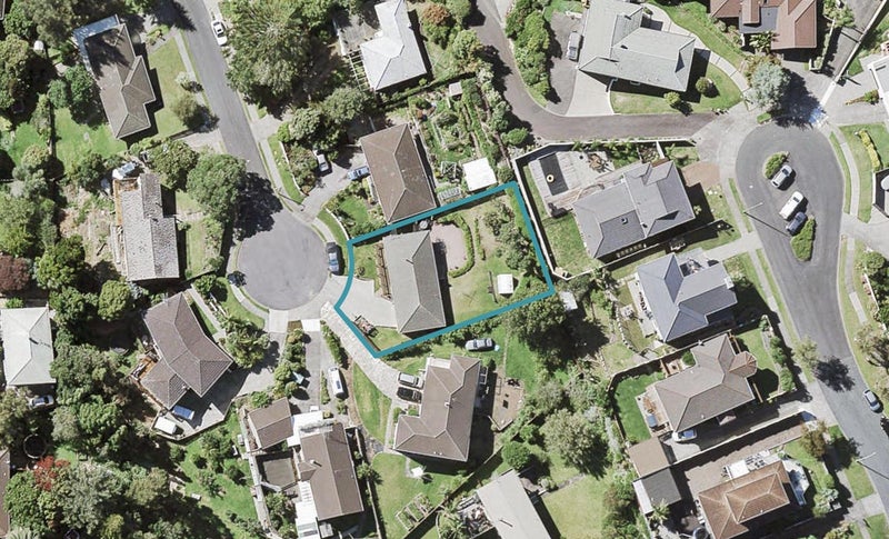 16 Addis Place, Shelly Park, Auckland - Carousel 1