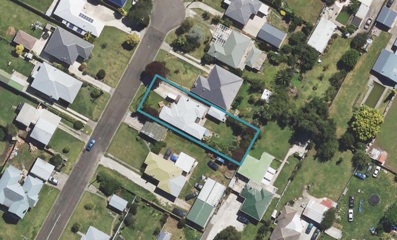 3 Lewis Street, Kaiti, Gisborne - Carousel 1