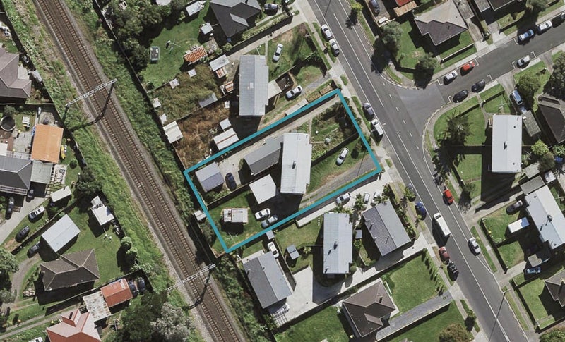 2/62 Swaffield Road, Papatoetoe, Auckland - Carousel 1