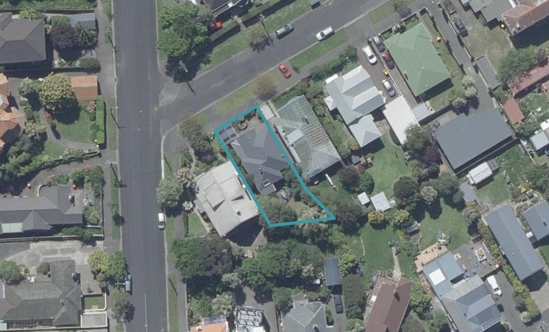 4 Albert Street, Saint Clair, Dunedin - Carousel 1