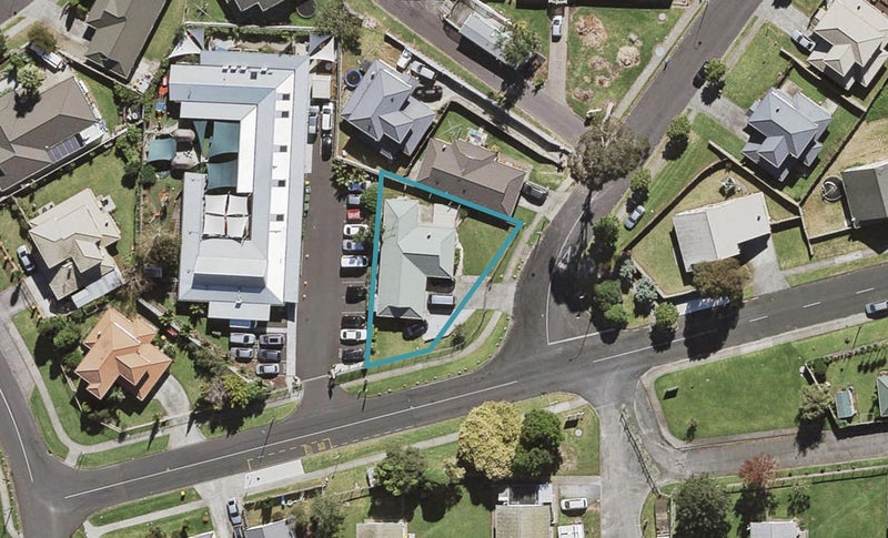 2 Abiru Crescent, Favona, Auckland - Carousel 1