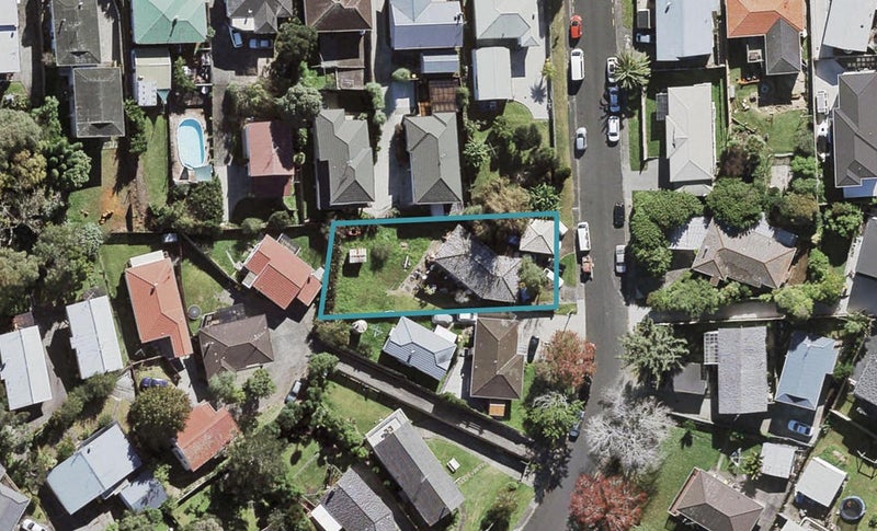 3 Powrie Street, Glenfield, Auckland - Carousel 1