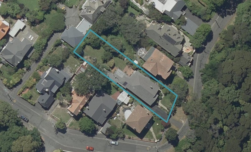 35 Tolcarne Avenue, Maori Hill, Dunedin - Carousel 1