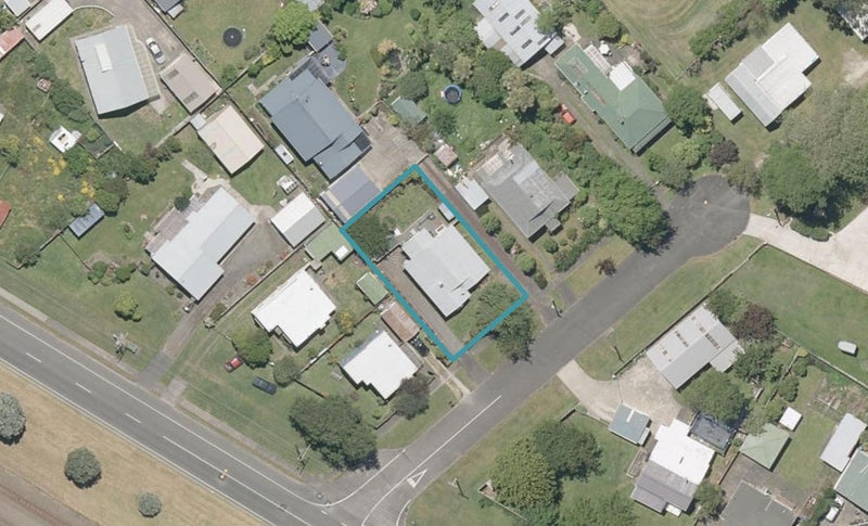 1 Lenihan Street, Whanganui East, Whanganui - Carousel 1