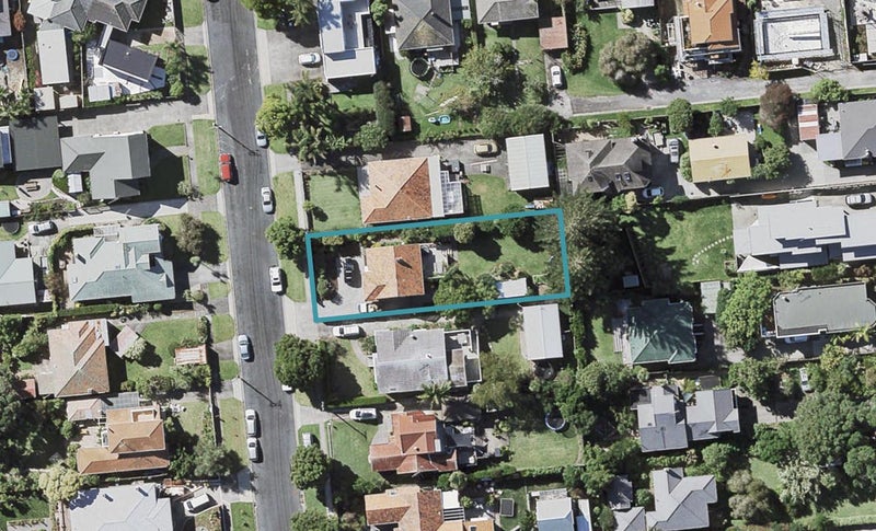 3 Niccol Avenue, Narrow Neck, Auckland - Carousel 1