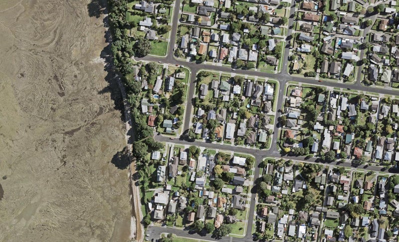 2/1 Beach Road, Weymouth, Auckland - Carousel 1