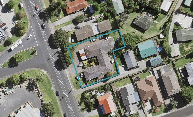 3/215 Swanson Road, Henderson, Auckland - Carousel 1